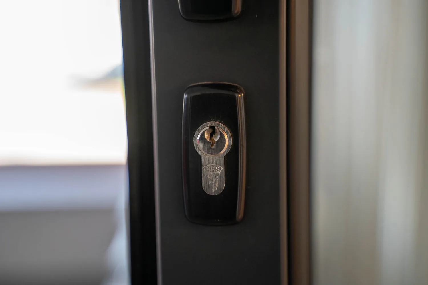 A modern cylinder, fitted clean
